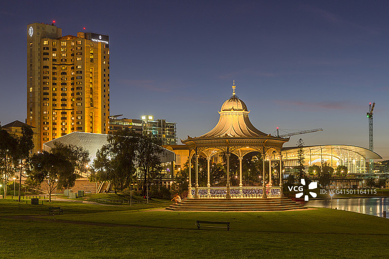 南澳阿德莱德市的黄昏时分图片素材
