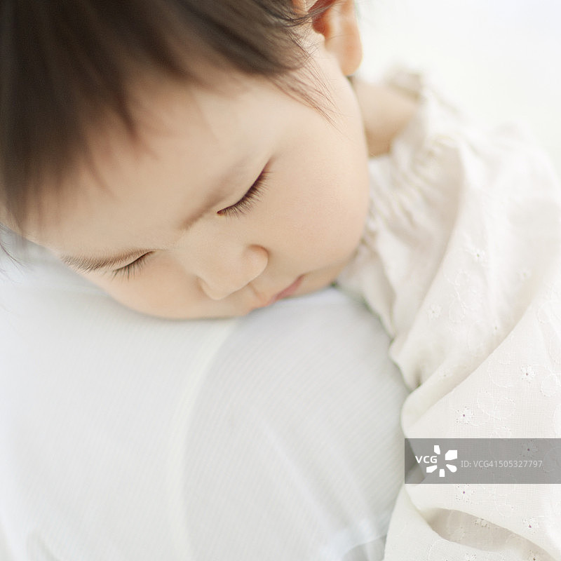 婴儿睡觉的特写图片素材