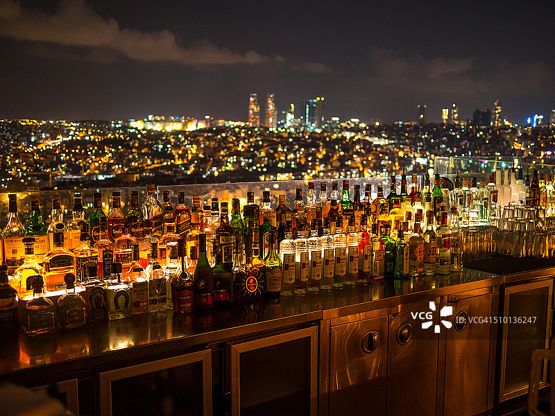 土耳其伊斯坦布尔的屋顶酒吧图片素材