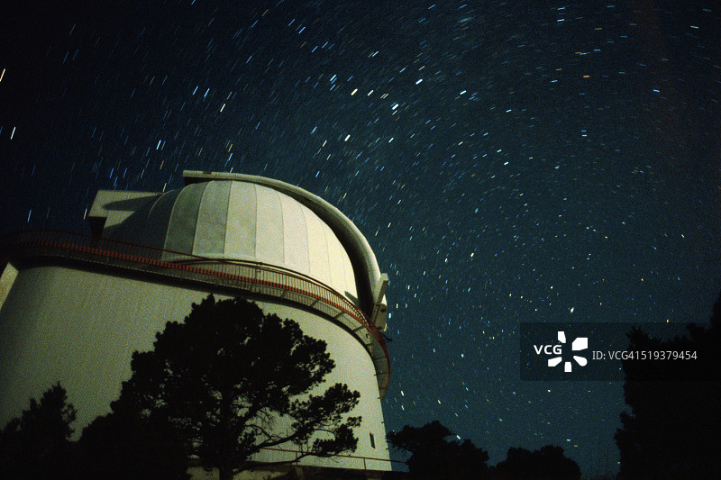 麦克唐纳天文台与星迹图片素材