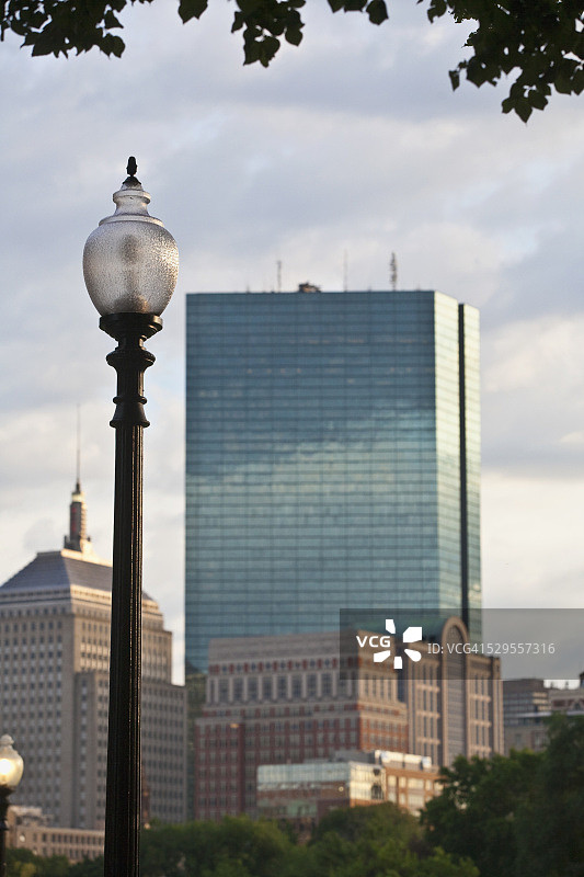 美国马萨诸塞州，波士顿，萨福克郡，新老约翰汉考克塔灯柱图片素材