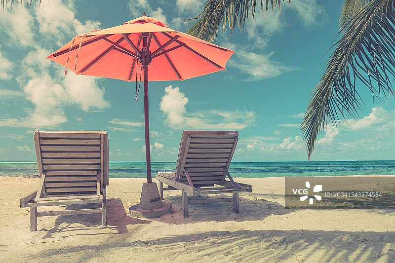 马尔代夫令人惊叹的海滩。暑假旅游背景概念。Instagram效应图片素材