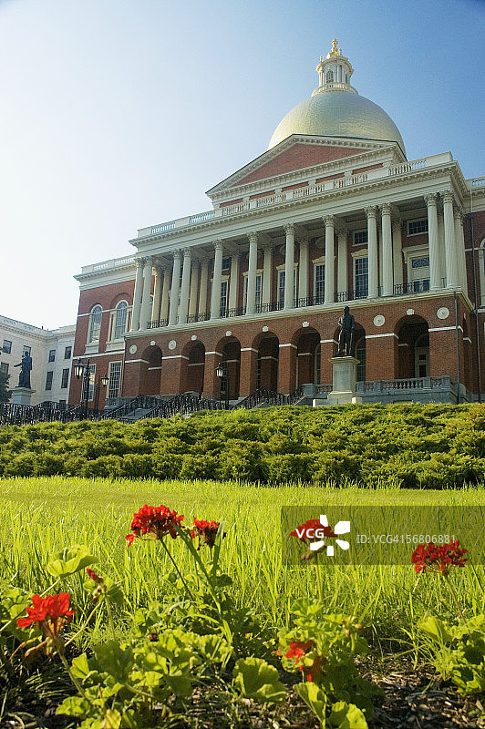 大厦的低角度视图，州议会大厦，波士顿，马萨诸塞州，美国图片素材