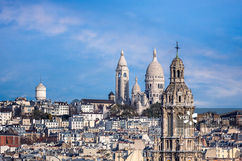 法国巴黎圣心大教堂的城市天际线图片素材