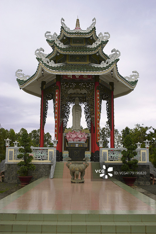 越南东海一座寺庙里的佛像图片素材