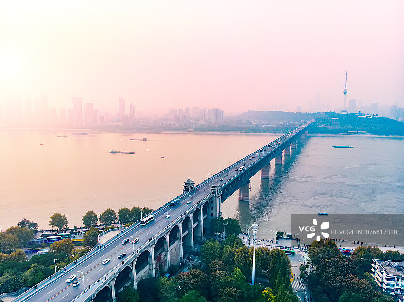 空中武汉长江大桥图片素材