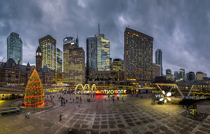 内森·菲利普斯广场的圣诞之夜图片素材