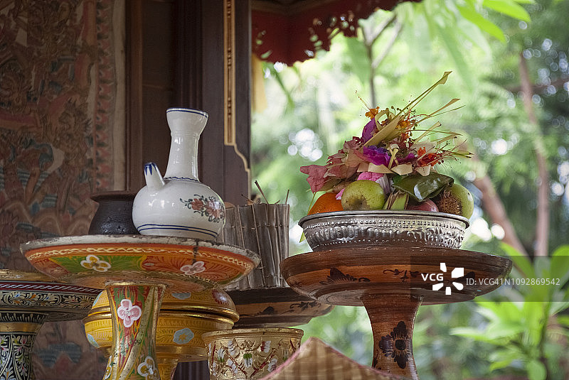 印尼巴厘岛一座寺庙里的印度教祭品。图片素材