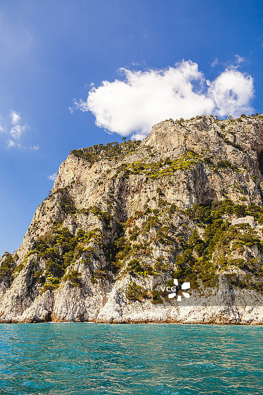 意大利那不勒斯卡普里岛的悬崖图片素材
