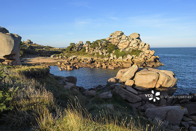 傍晚的花岗岩海岸，法国，欧洲，Ploumanach, Cote de Granit Rose, Cote - darmor, Brittany图片素材