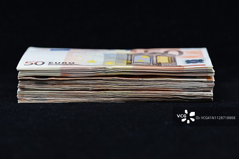 50张欧元钞票的全帧照片图片素材