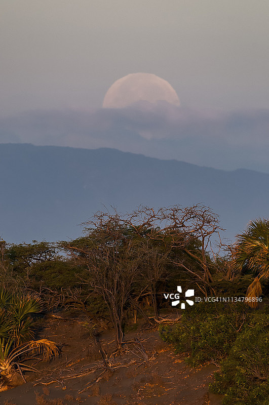 月落巴尼沙丘，多米尼加共和国图片素材