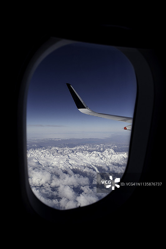 飞越新西兰的南阿尔卑斯山。图片素材
