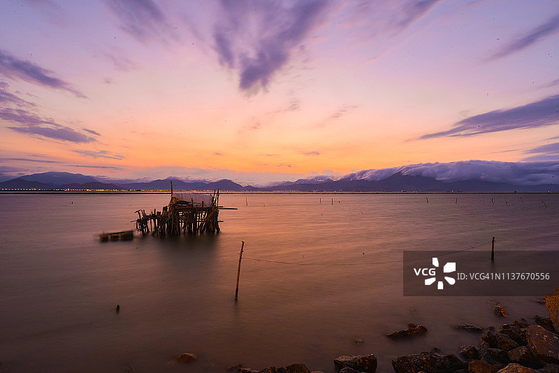 日落时分，汉江渔棚图片素材