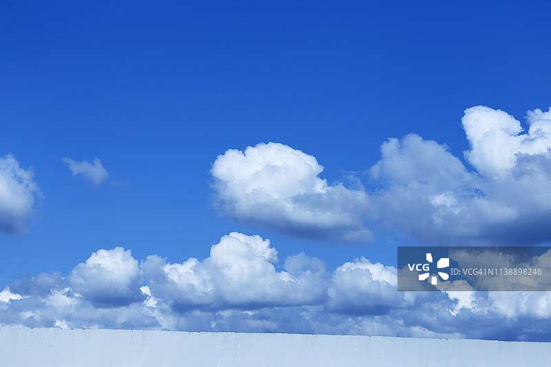 蓝天白云图片素材