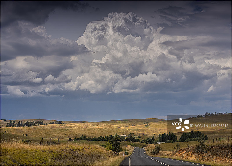 夏末云图，Monaro高原，新南威尔士州南部，澳大利亚图片素材