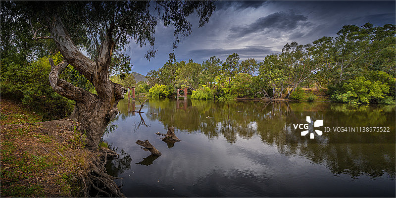 墨累河上游位于澳大利亚新南威尔士州南部的阿尔卑斯高地Jingellic。图片素材