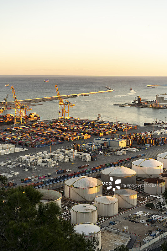 西班牙，巴塞罗那，货运港口图片素材