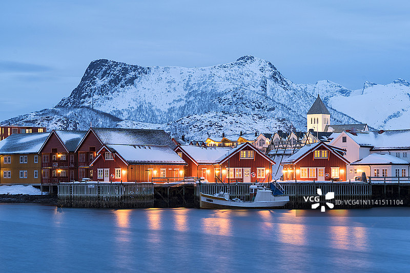 挪威罗浮敦群岛斯沃瓦尔的黄昏图片素材
