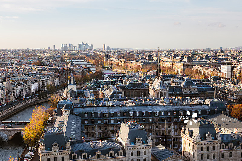 鸟瞰图巴黎城市和塞纳河，法国图片素材
