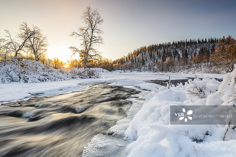河在冬天图片素材