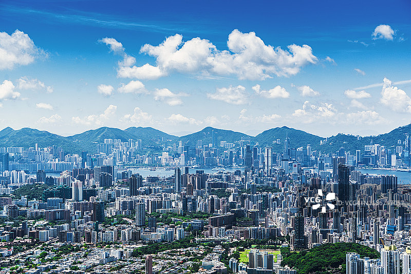 以香港狮子山为背景的城市图片素材