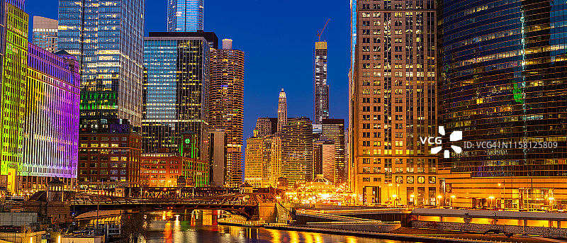 芝加哥市中心夜晚日落全景图片素材