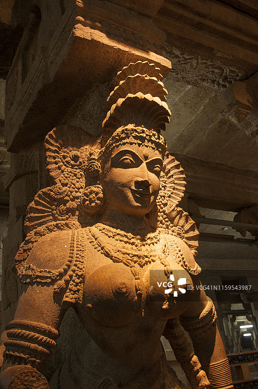 印度马杜赖米纳克什神庙的雕刻。图片素材