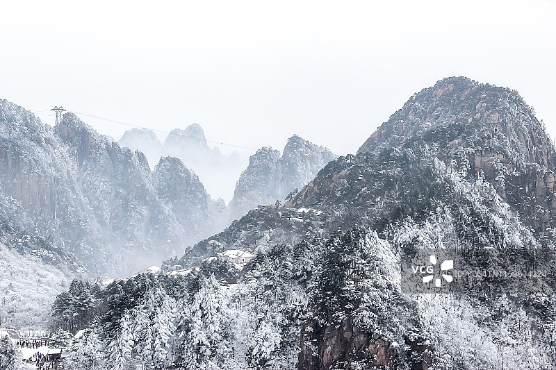 中国安徽省黄山雪后的风景图片素材