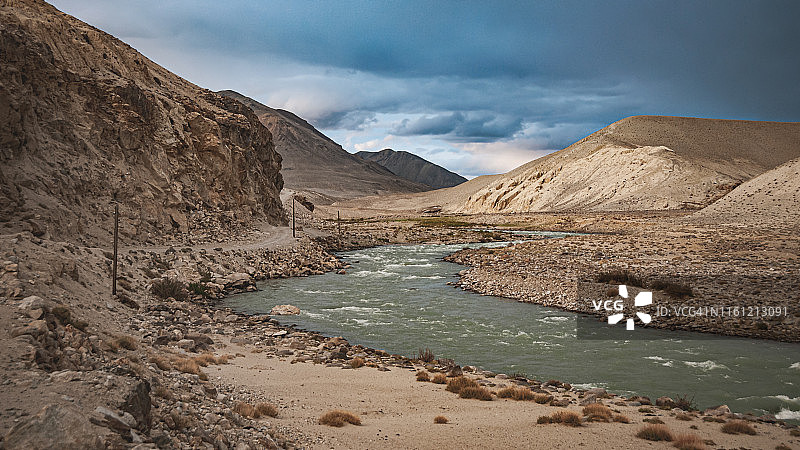 中亚，塔吉克斯坦，巴达赫尚，帕米尔高原，卡尔古什山口附近的偏远地区图片素材