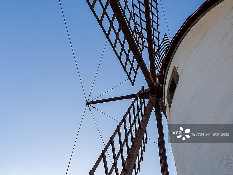 西班牙加那利群岛格兰加那利群岛莫根的传统西班牙风车建筑图片素材