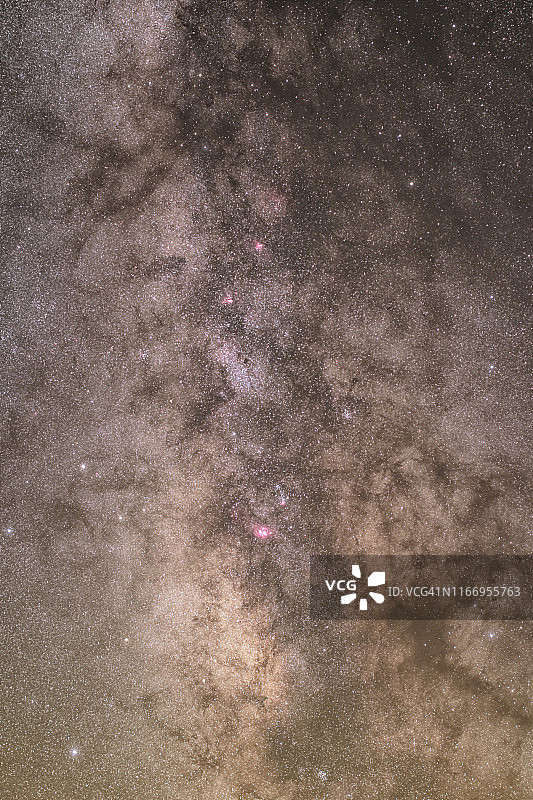 从比格尔天文台拍摄的天空和银河系(法国)图片素材