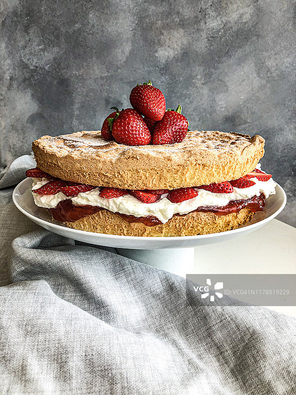 维多利亚草莓海绵蛋糕图片素材