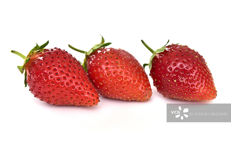 有机草莓孤立在白色背景图片素材