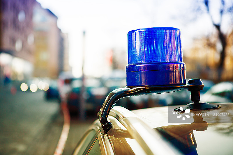 德国警方一辆民用汽车上的警灯-(德国柏林)图片素材