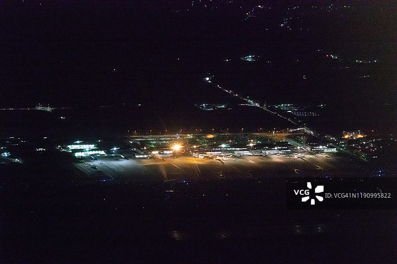 从飞机上俯瞰日本熊本县熊本机场图片素材