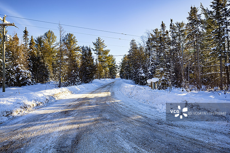 冬天的密歇根上半岛公路图片素材