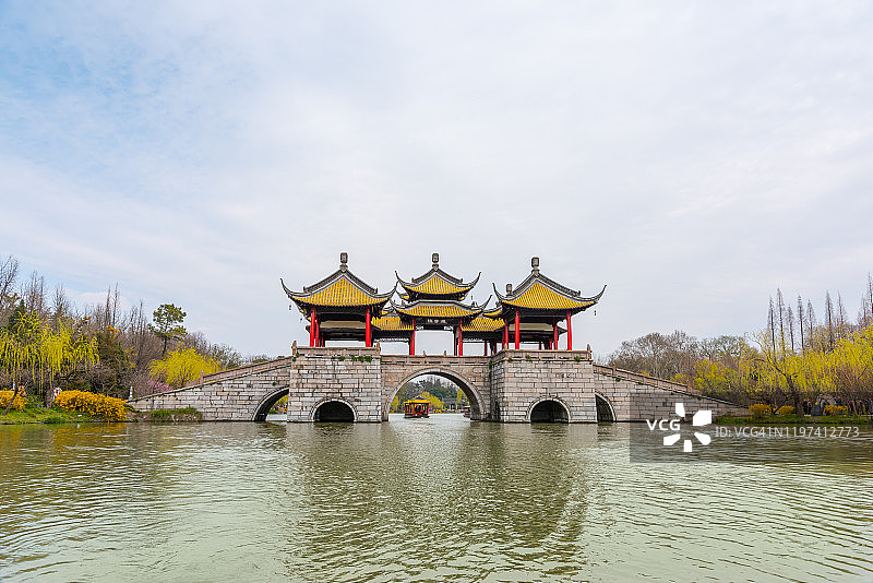 中国扬州瘦西湖古建筑图片素材