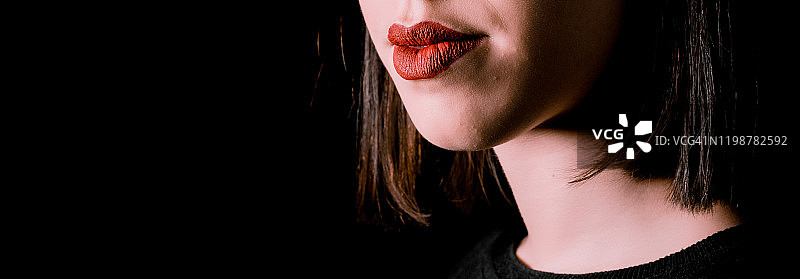 女人的舌头、牙齿和嘴唇图片素材