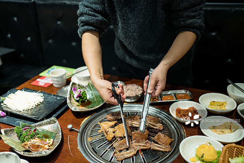 韩国烧烤和配菜，韩国图片素材