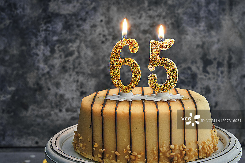 65岁生日蛋糕图片素材