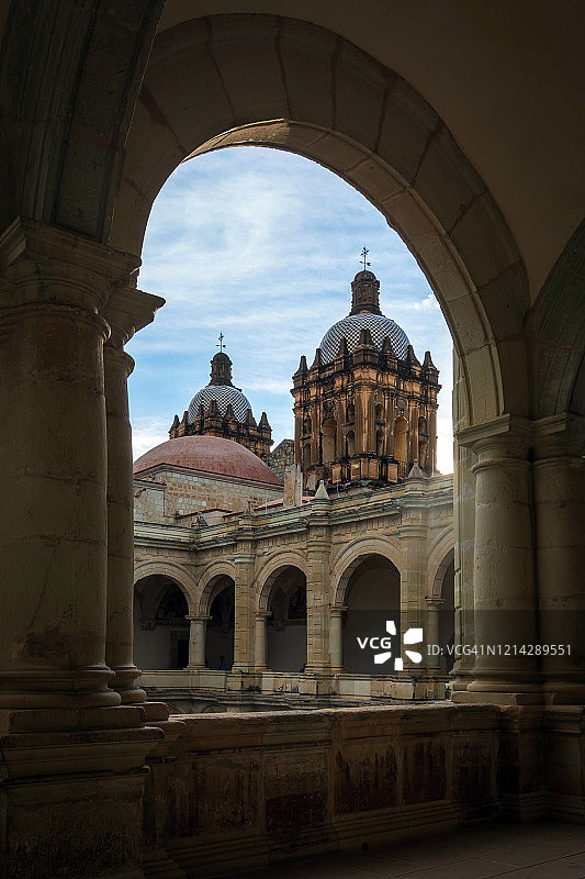 圣多明各·德·古兹曼天主教堂16世纪西班牙殖民建筑图片素材