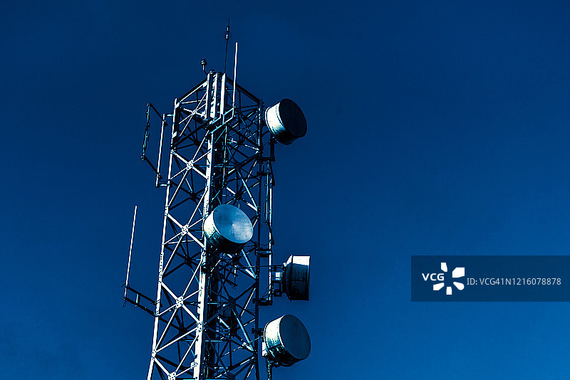 电信天线天线采用蓝色无线技术图片素材