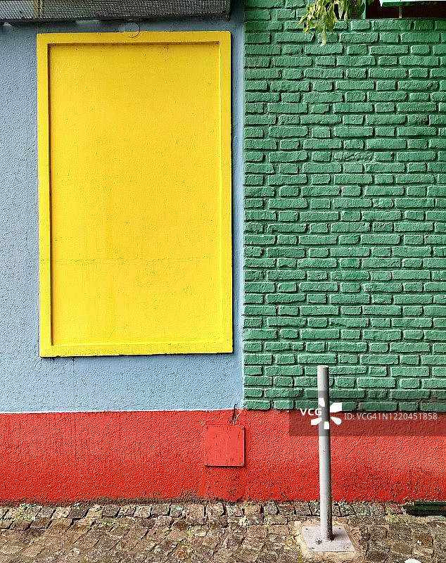 彩色的墙壁和一个空间写在拉博卡，卡米尼托-布宜诺斯艾利斯图片素材