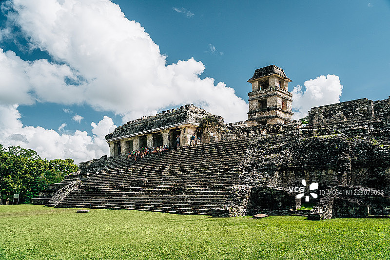 帕伦克古玛雅遗址(墨西哥恰帕斯)的碑铭神庙图片素材