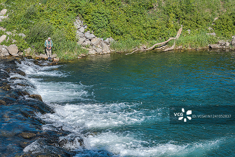 欧洲斯洛文尼亚滨海斯卡维帕瓦河上的高级飞鱼渔夫图片素材