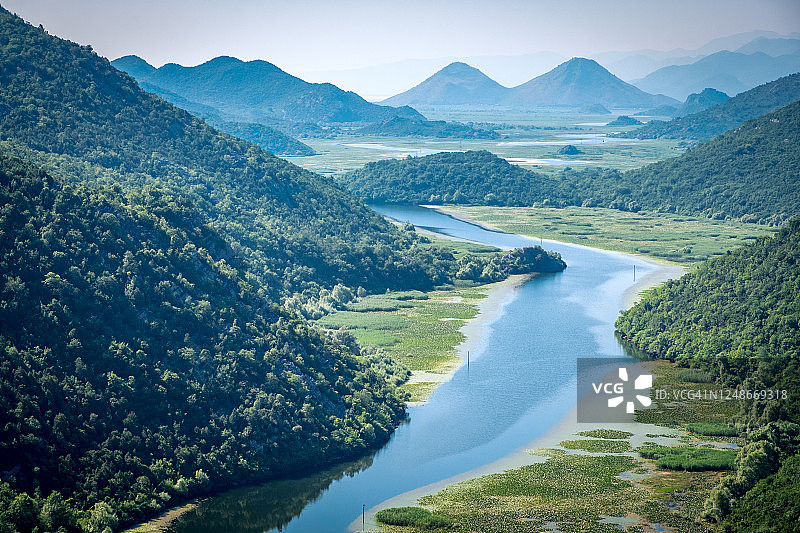 黑山国家公园内的克诺杰维察河图片素材