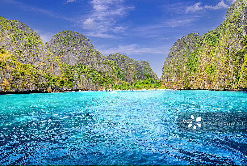 泰国甲米美丽的热带海滩和安达曼海图片素材