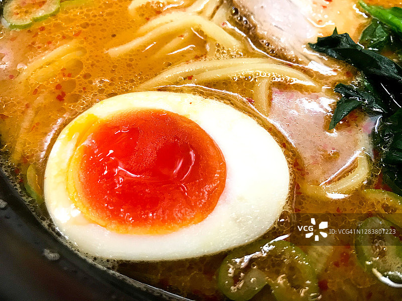 Ajitama，调味煮鸡蛋拉面碗图片素材