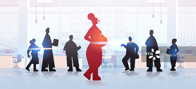 红色女企业家领袖剪影站在商界人士团体领导商业竞赛前图片素材